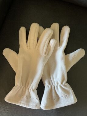 Cream fleece Alaska gloves